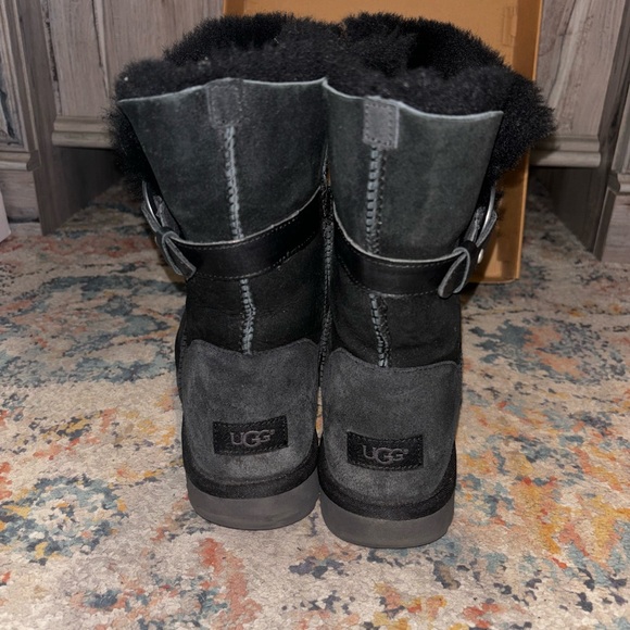 UGG Boots - Picture 8 of 10